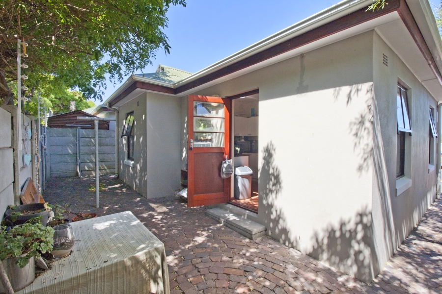 2 Bedroom Property for Sale in Milkwood Park Western Cape